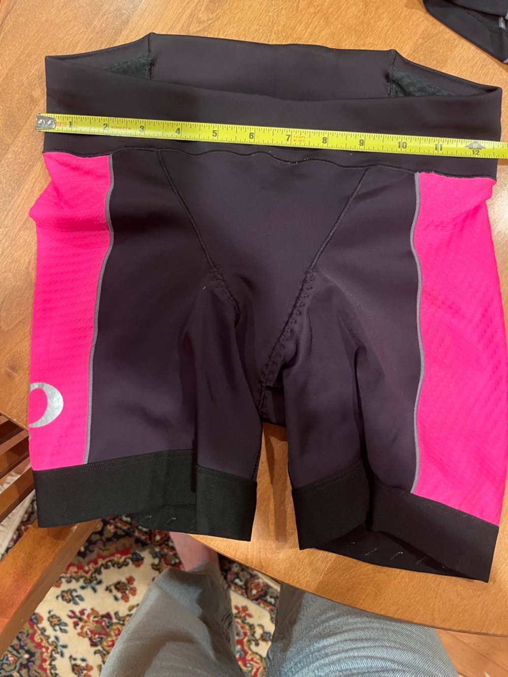 Pearl Izumi Black & Hot Pink Performance Tri Top (S) and Shorts(M) - Picture 9 of 9